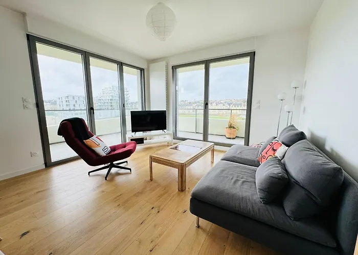 Presqu\'Ile, Appartement Neuf Avec Balcon, Salle De Gym Et Parking