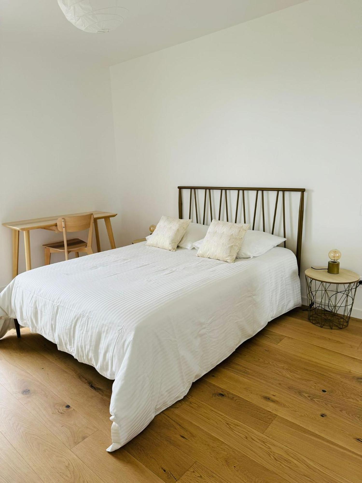 Presqu'ile, Neuf Avec Balcon, Salle De Gym Et Parking Apartment