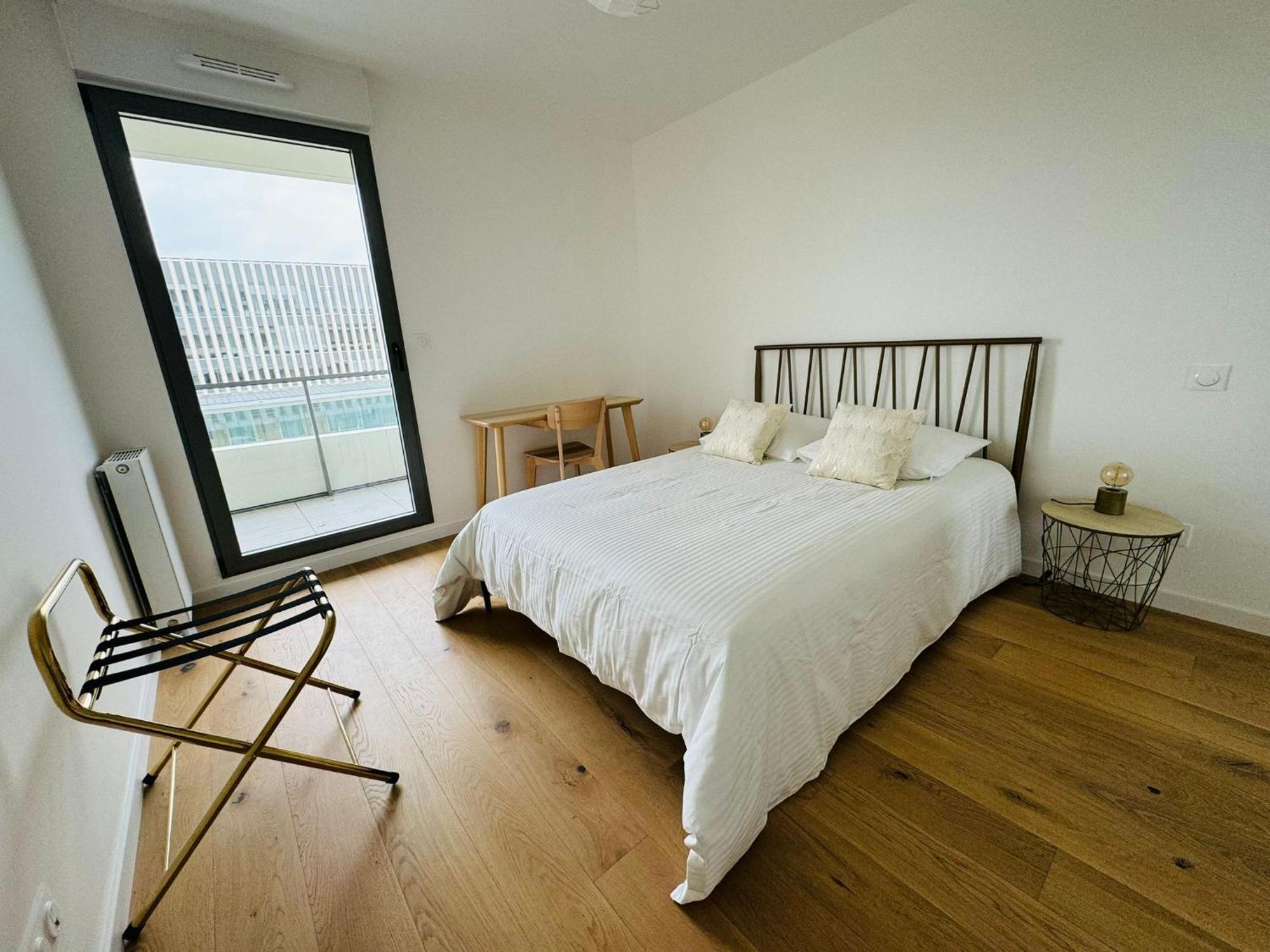 Presqu'ile, Neuf Avec Balcon, Salle De Gym Et Parking Appartement Caen